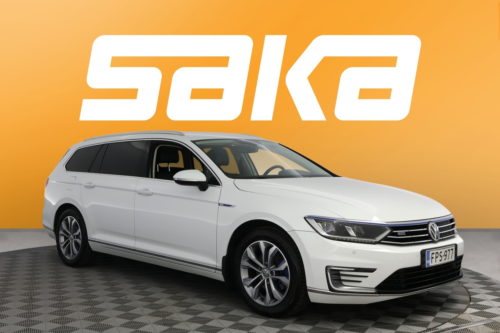 Volkswagen Passat Variant GTE Plug-In Hybrid 160kW DSG-automaatti