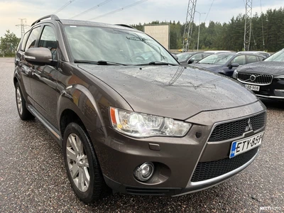 Mitsubishi Outlander 2012, kuva 2/5