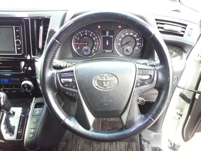 Toyota Vellfire 2015, kuva 5/10