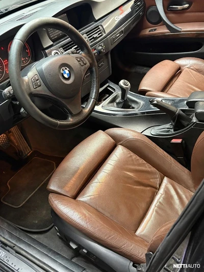 BMW 330 2006, photo 7/9