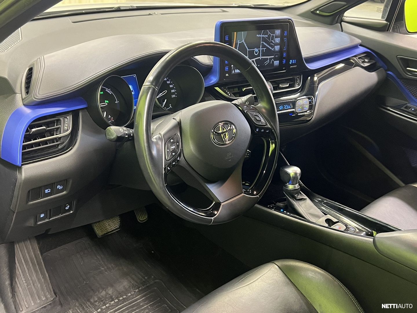Toyota C-HR 2017, kuva 6/12