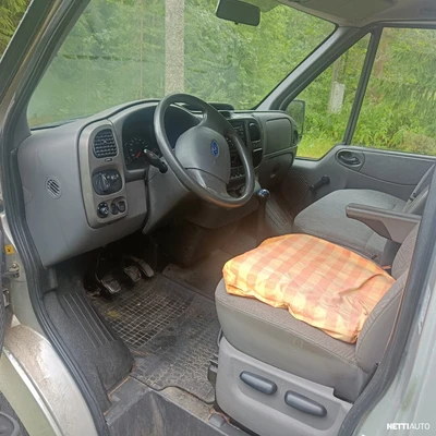 Ford Transit Kombi 300S 2,0TDCi 100hv 2006, photo 2/10