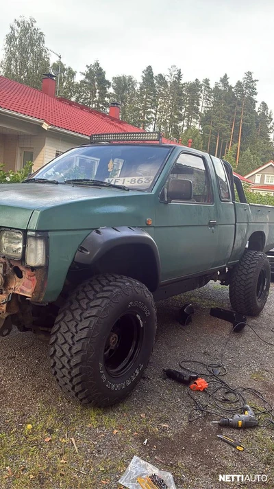 Nissan King Cab 1991, photo 2/2