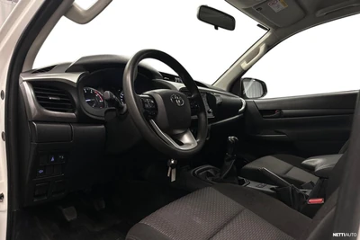 Toyota Hilux Double Cab 4WD 2,4D Life 2022, photo 6/31