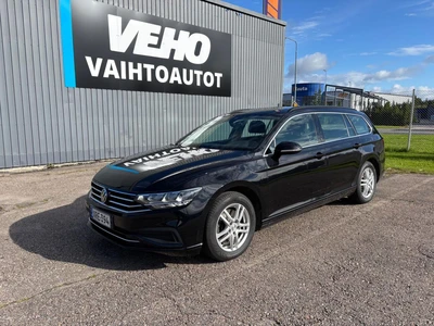 Volkswagen Passat 2022, photo 1/5