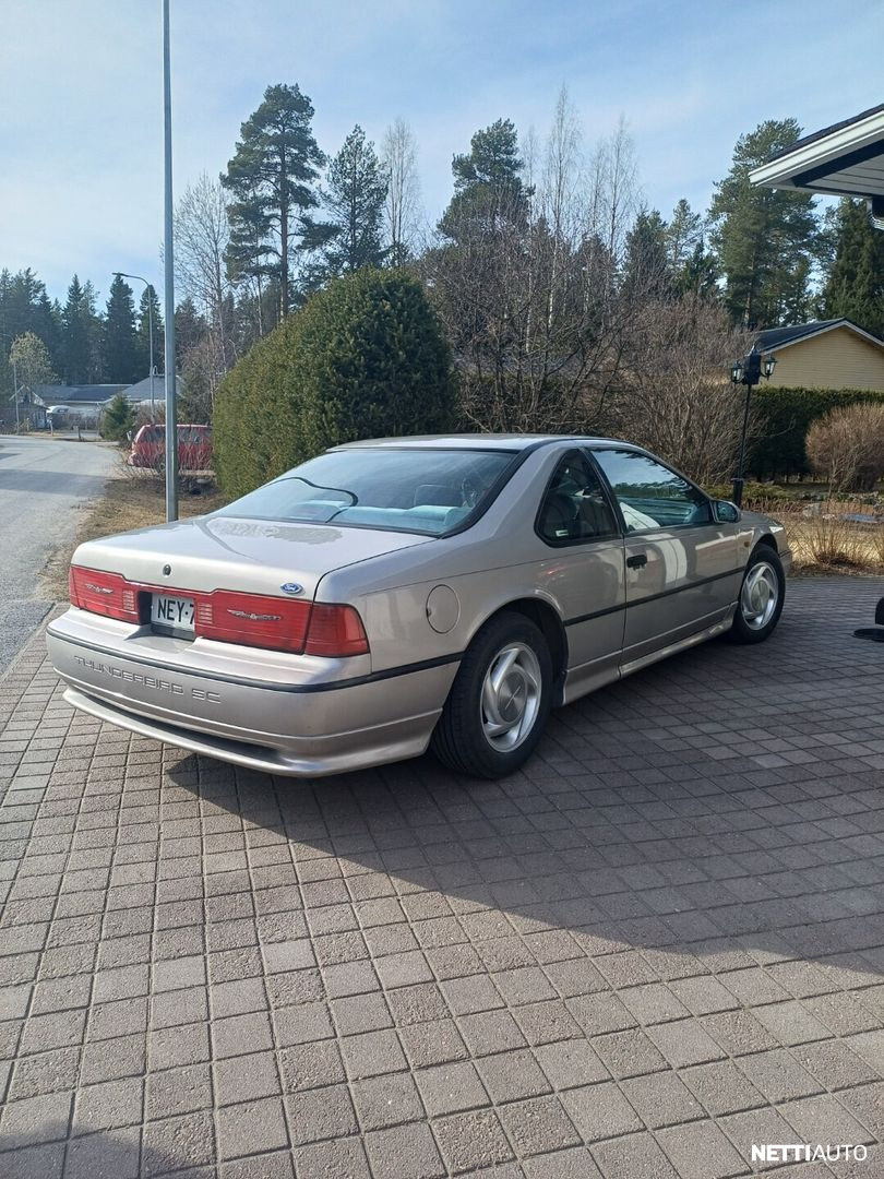 Ford Thunderbird