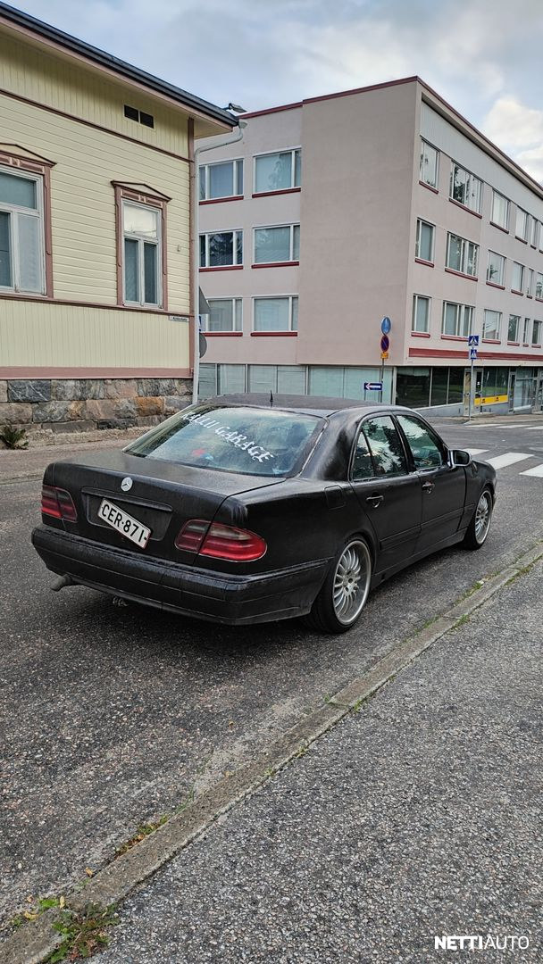 Mercedes-Benz E