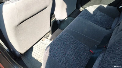 Nissan Almera 1995, kuva 6/9