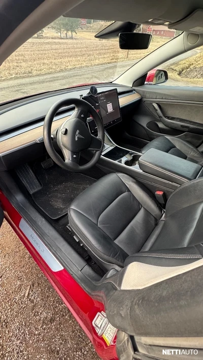 Tesla Model 3 Long-Range Dual Motor AWD 2019, photo 5/5