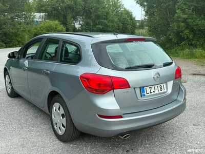 Opel Astra 2011, kuva 3/10