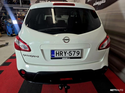 Nissan Qashqai+2 2010, kuva 3/15