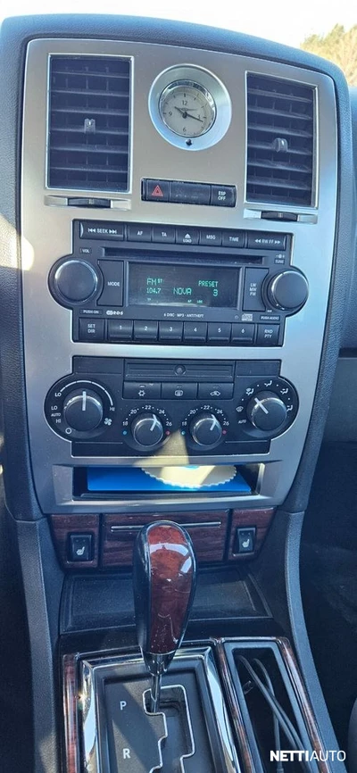 Chrysler 300C 2005, kuva 3/21