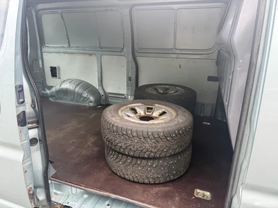 Toyota Hiace 2,4 dls 4x4 pitkä 5 ovea 1998, photo 3/5