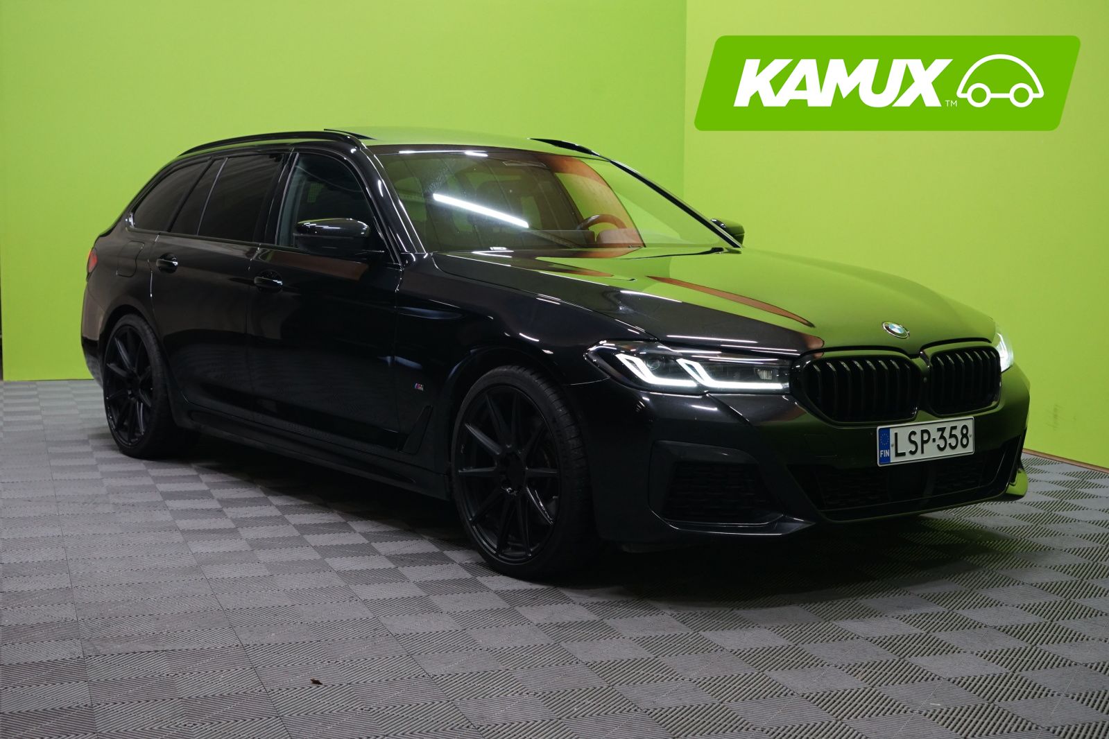 BMW 530 G31 Touring 530e xDrive A Charged Edition M-Sport * Näyttävä *