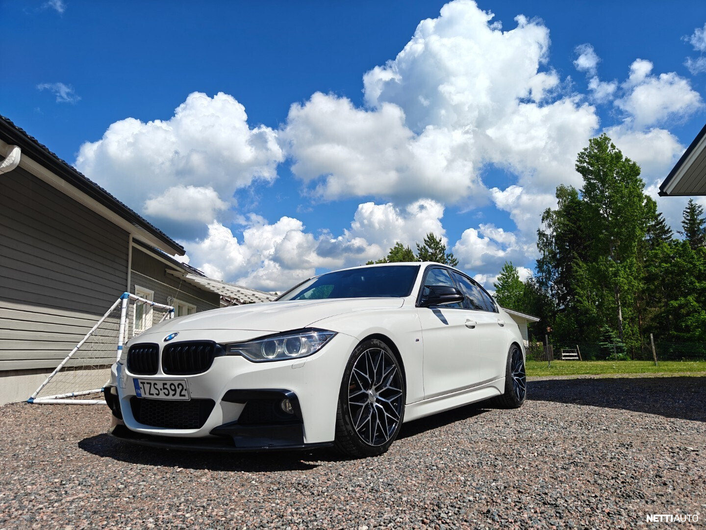 BMW 320