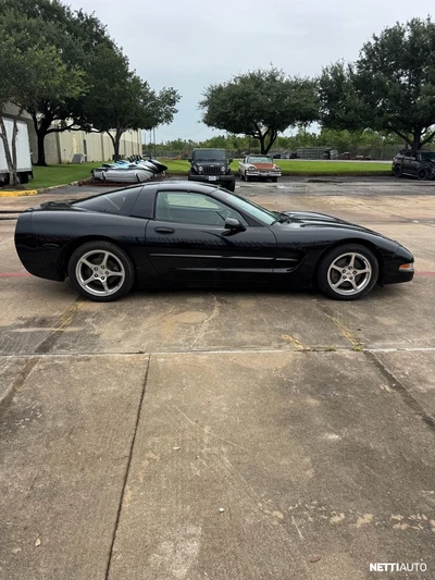 Chevrolet Corvette 2002, kuva 2/10