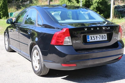 Volvo S40 1,6D DRIVe start/stop man 2011, kuva 6/10