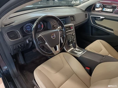 Volvo V60 2,0T Momentum aut 2011, photo 5/12