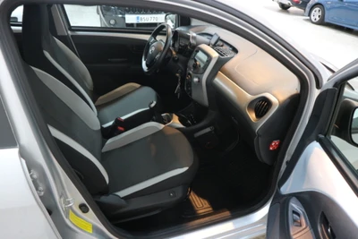 Toyota Aygo 1,0 VVT-i x-play 5ov 2016, kuva 7/8