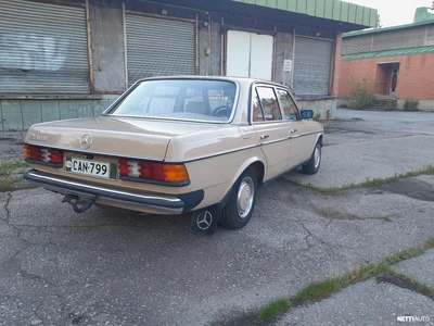 Mercedes-Benz 240 240D museorekisteröity 1983, kuva 6/17