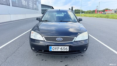 Ford Mondeo 1,8i 125hv Ghia Sedan 2003, kuva 2/10