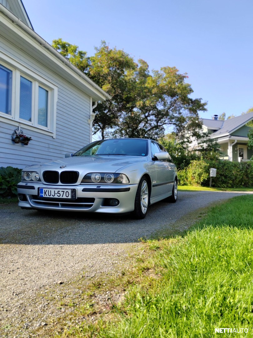 BMW 525
