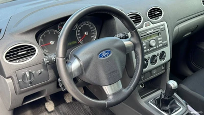 Ford Focus 1,6i 116hv Trend 2006, kuva 7/20