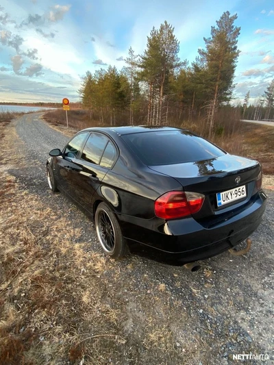 BMW 320 i Sedan 2005, photo 1/12