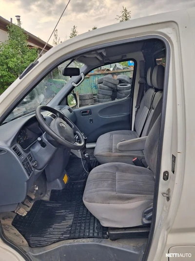 Toyota Hiace 2,5 D-4D 95 4ov pitkä 2008, photo 8/8