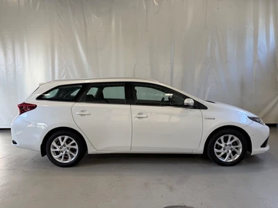 Toyota Auris 2018, photo 2/10