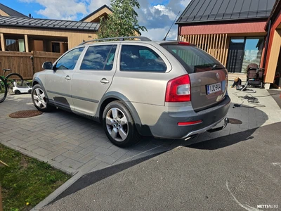 Skoda Octavia Combi 1,8 TSI 4X4 Scout 2010, kuva 3/12