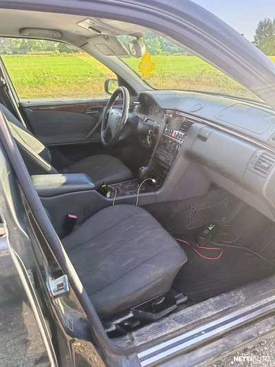 Mercedes-Benz 270 2002, kuva 6/9