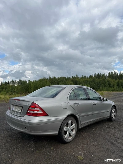 Mercedes-Benz C 2004, kuva 3/10