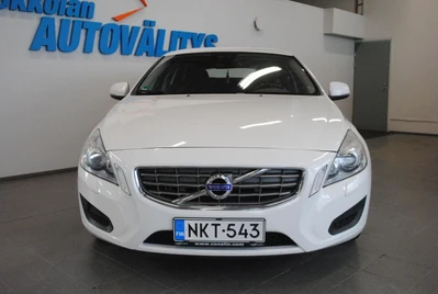 Volvo V60 D3 163hv Momentum aut 2012, photo 2/7
