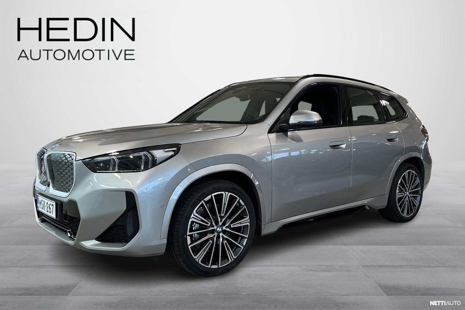 BMW iX1