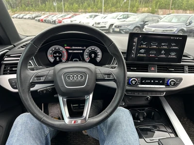 Audi A4 2022, photo 7/17