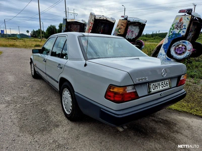 Mercedes-Benz E 1986, photo 5/11