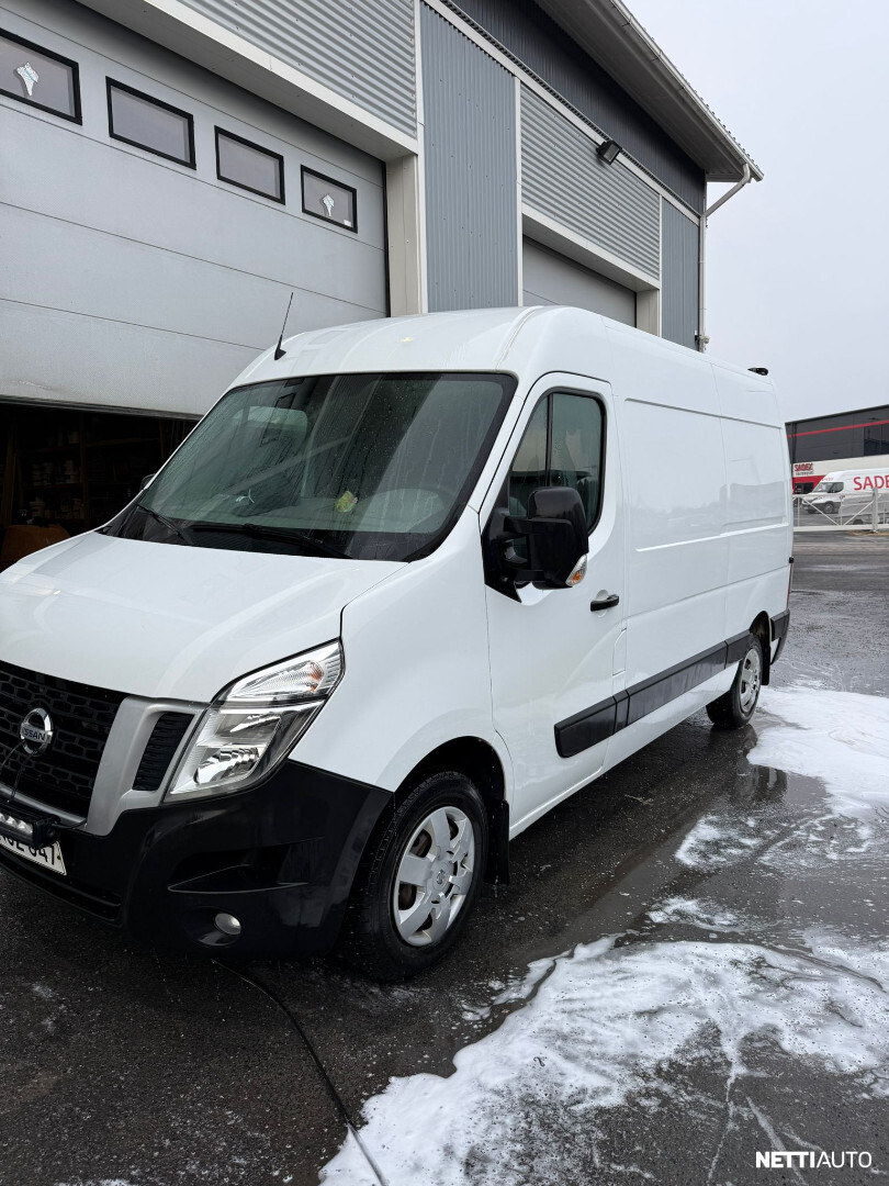 Nissan NV400