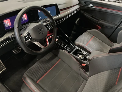 Volkswagen Golf 2024, photo 3/3