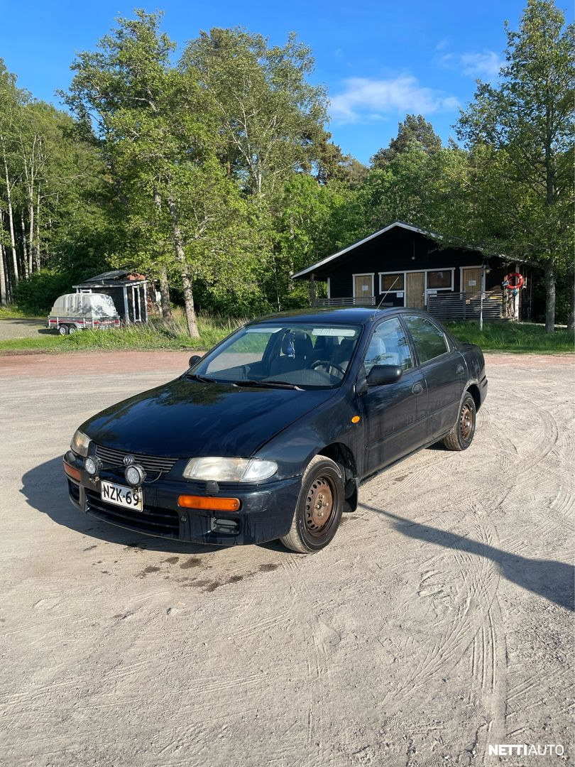 Mazda 323