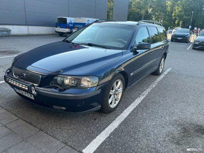 Volvo V70 2,5T Automaatti 2004, kuva 2/9
