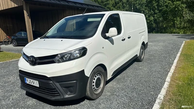 Toyota Proace L2 2,0 D 120 5-ovinen 2017, photo 2/11