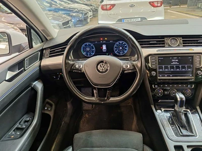 Volkswagen Passat 2016, photo 6/10