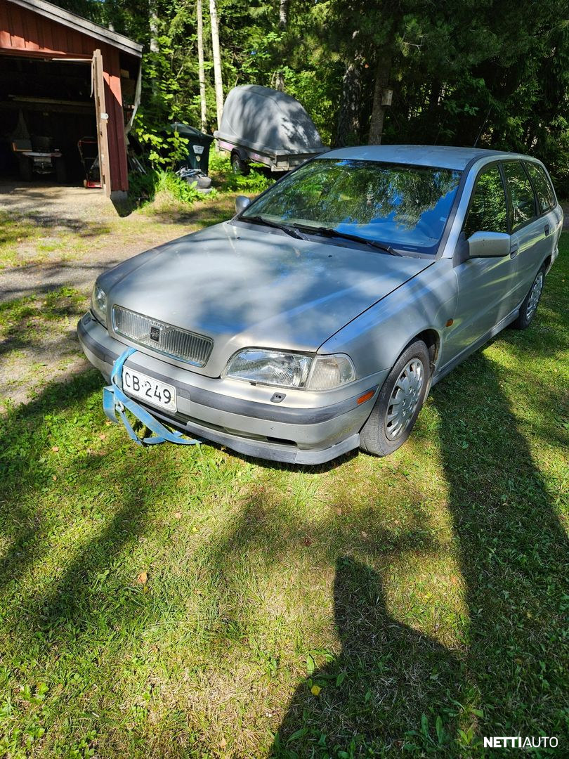Volvo V40