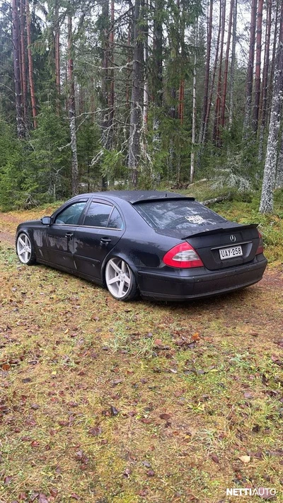 Mercedes-Benz 220 2003, kuva 1/11