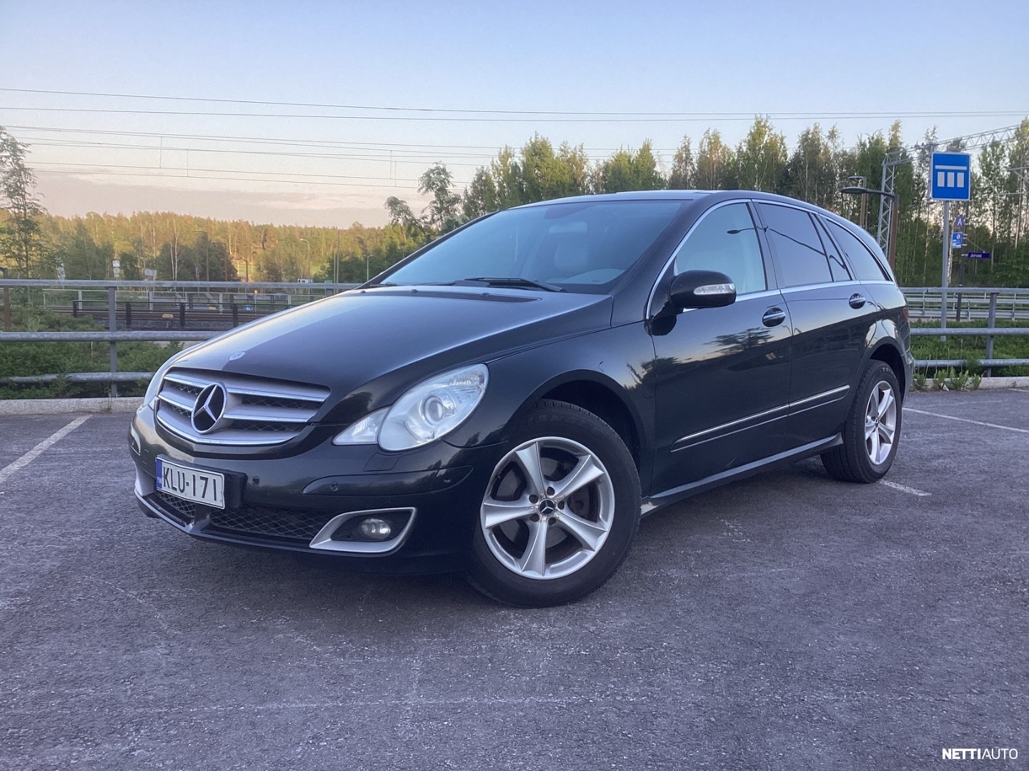 Mercedes-Benz R