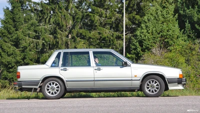 Volvo 760 1982, photo 3/24