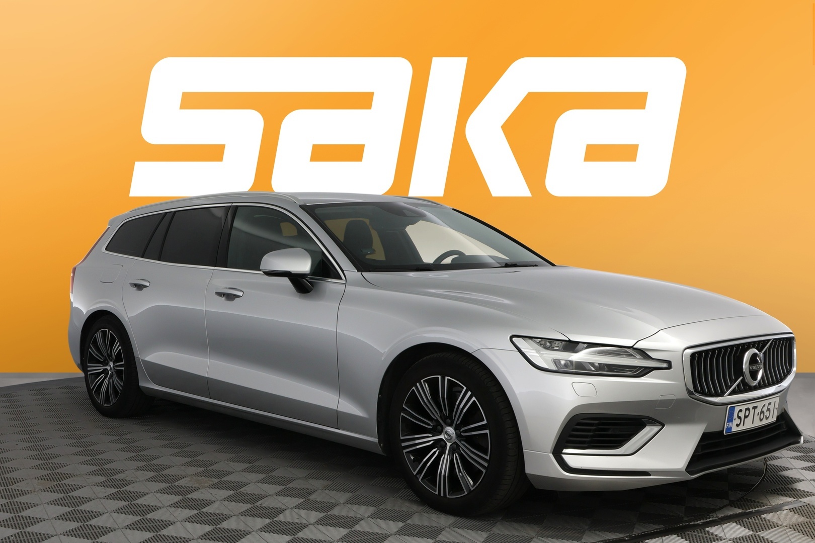 Volvo V60 T6 TwE AWD Momentum Advanced