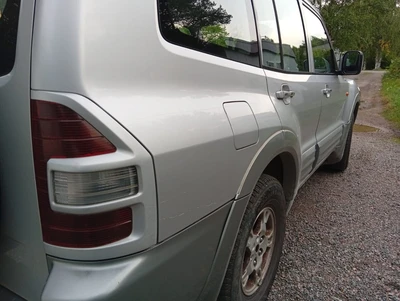 Mitsubishi Pajero Wagon 3,2 DI-D Comfort 2001, kuva 2/12