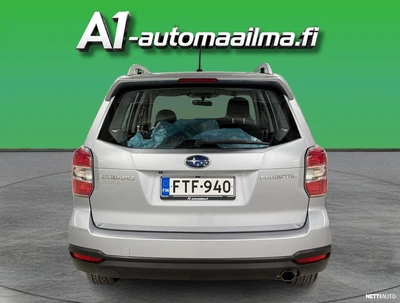 Subaru Forester 2,0i XS CVT AWD 2014, kuva 7/17
